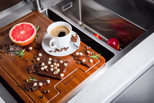 Разделочная доска Omoikiri CB-01-Wood