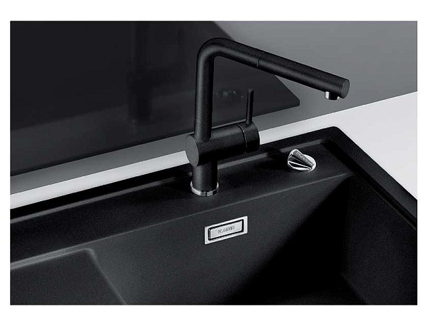 Смеситель для кухни Blanco Linus-S Silgranit с выдвижным душем (черный)