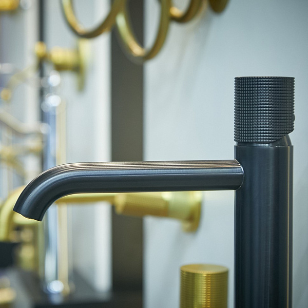 Смеситель для раковины PAINI Cox Grip 7GPZ205OLL черный матовый