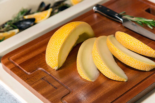 Разделочная доска Omoikiri CB-01-Wood